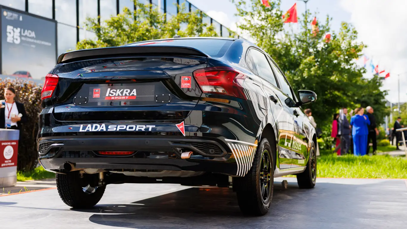 LADA Iskra Sport на ПМЭФ-2025