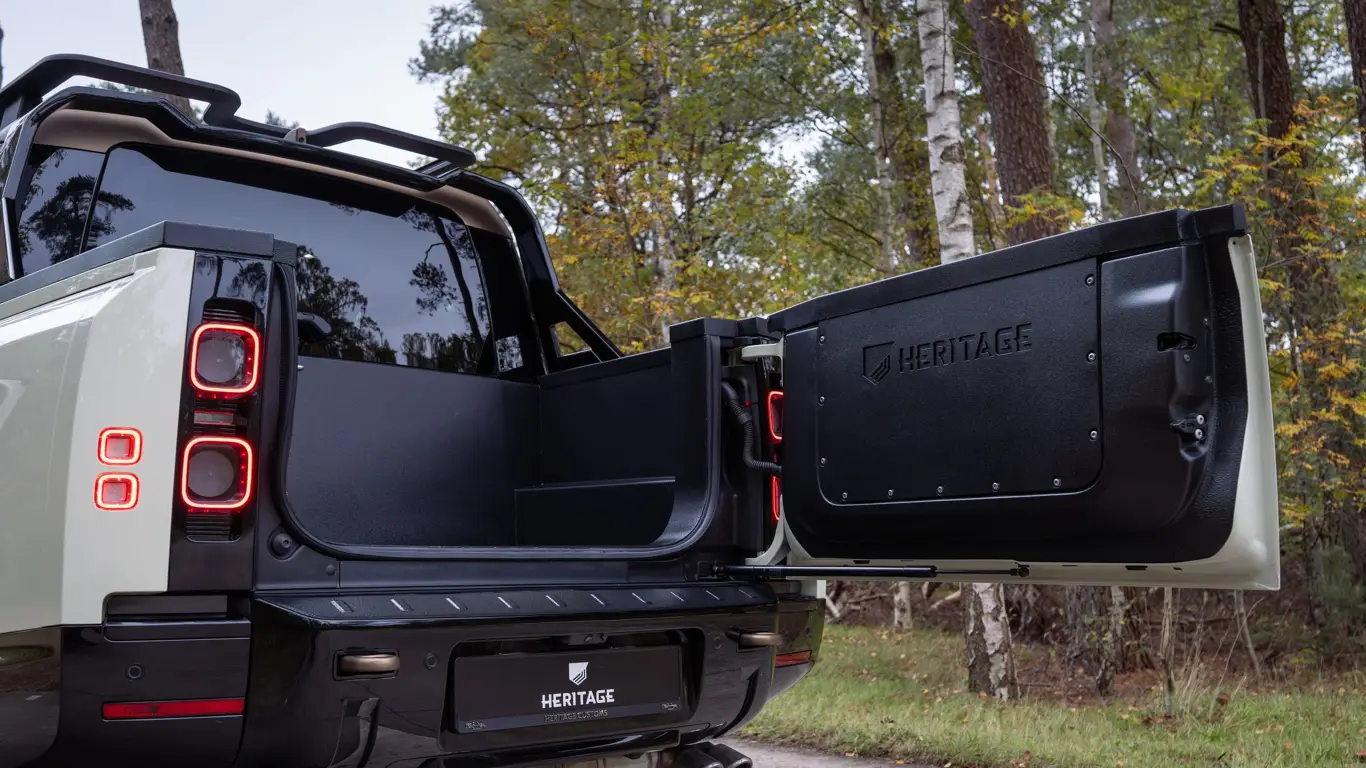 Land Rover Defender пикап