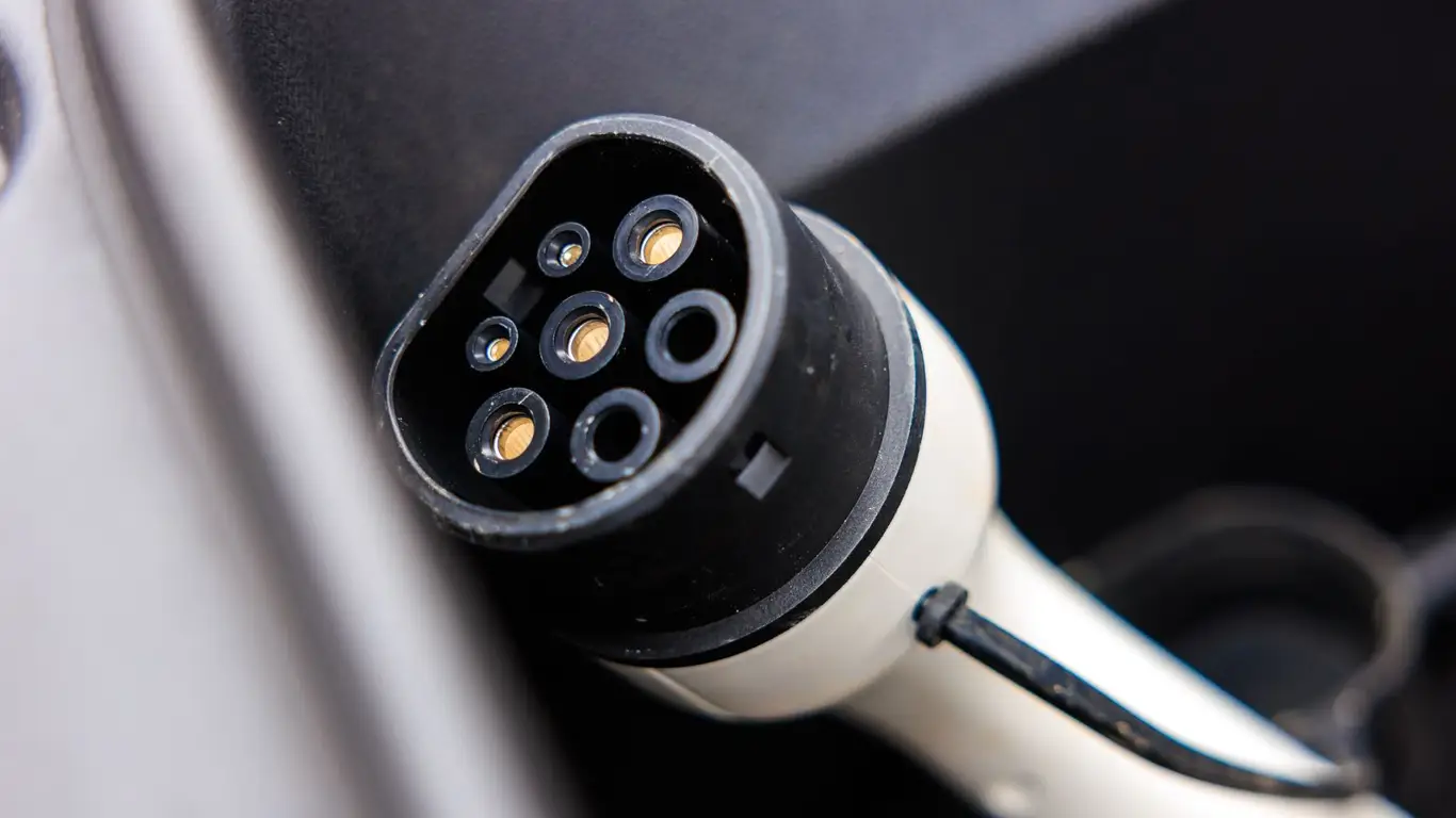 зарядка электромобиля