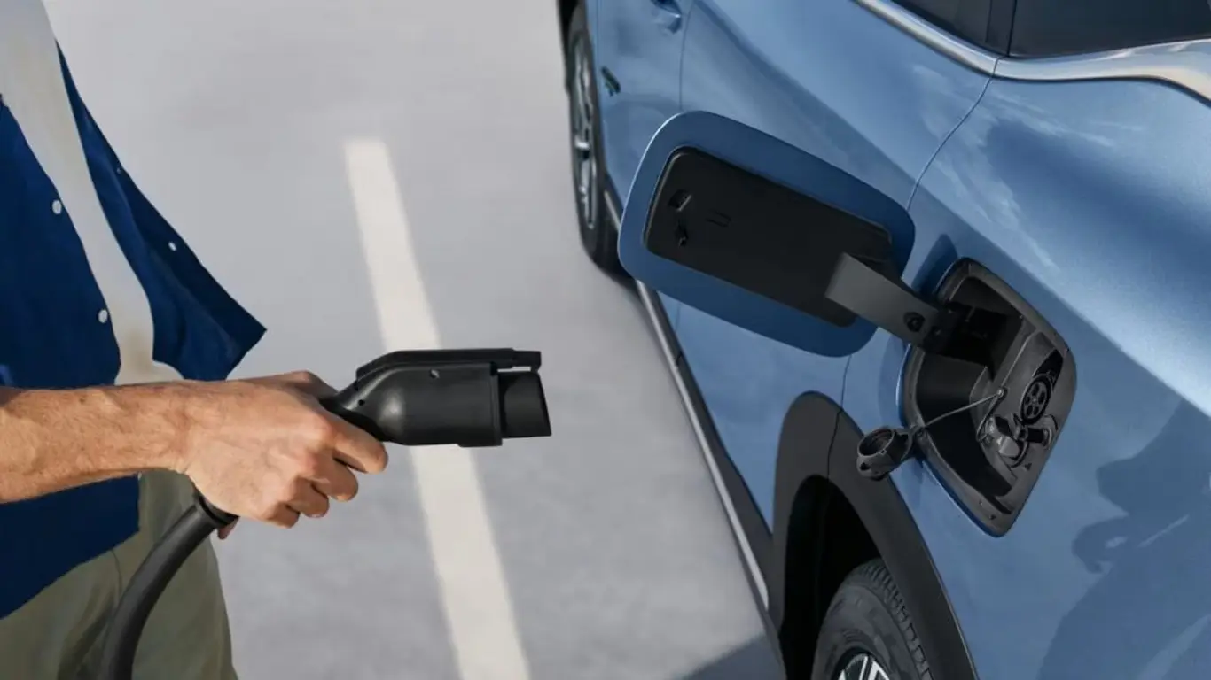 Автоновости на 32CARS.RU / Chevrolet Captiva PHEV