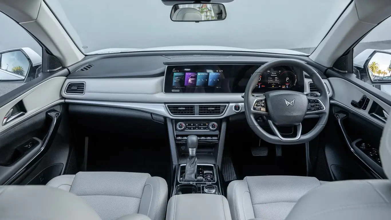 Автоновости на 32CARS.RU / Mahindra XUV700