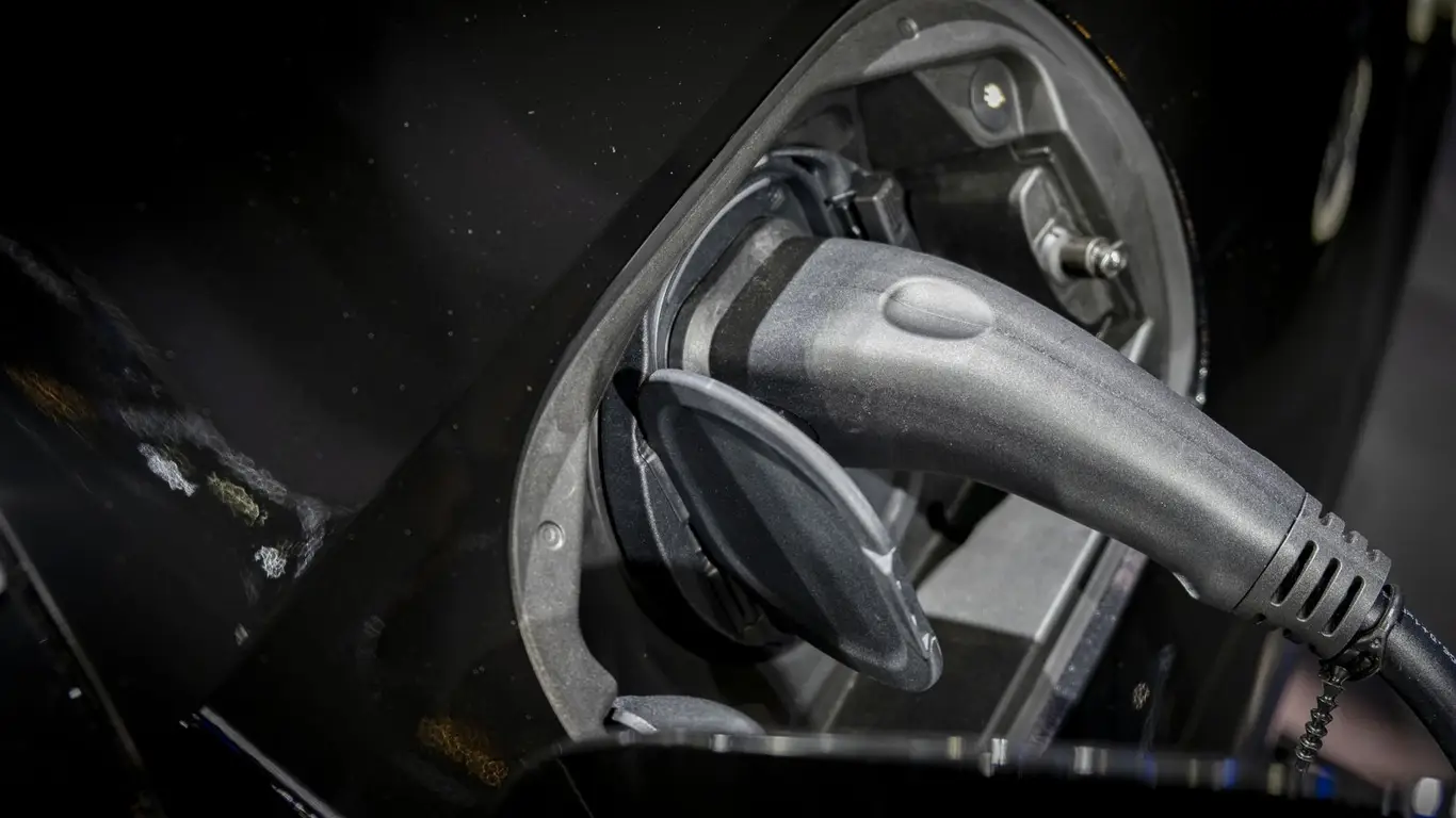 зарядка электромобиля