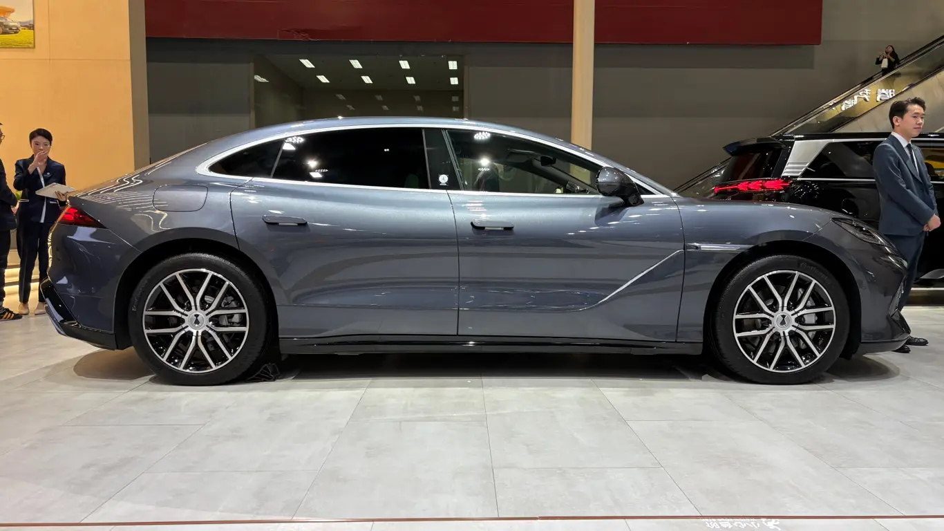 Автосалон в Гуанчжоу 2025,Denza Z9