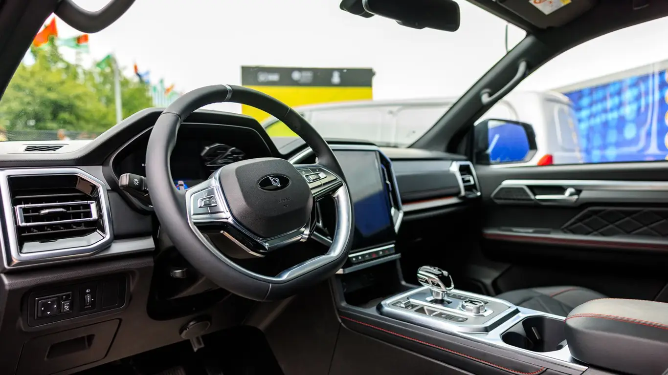 Sollers ST9 на ПМЭФ-2025 / интерьер