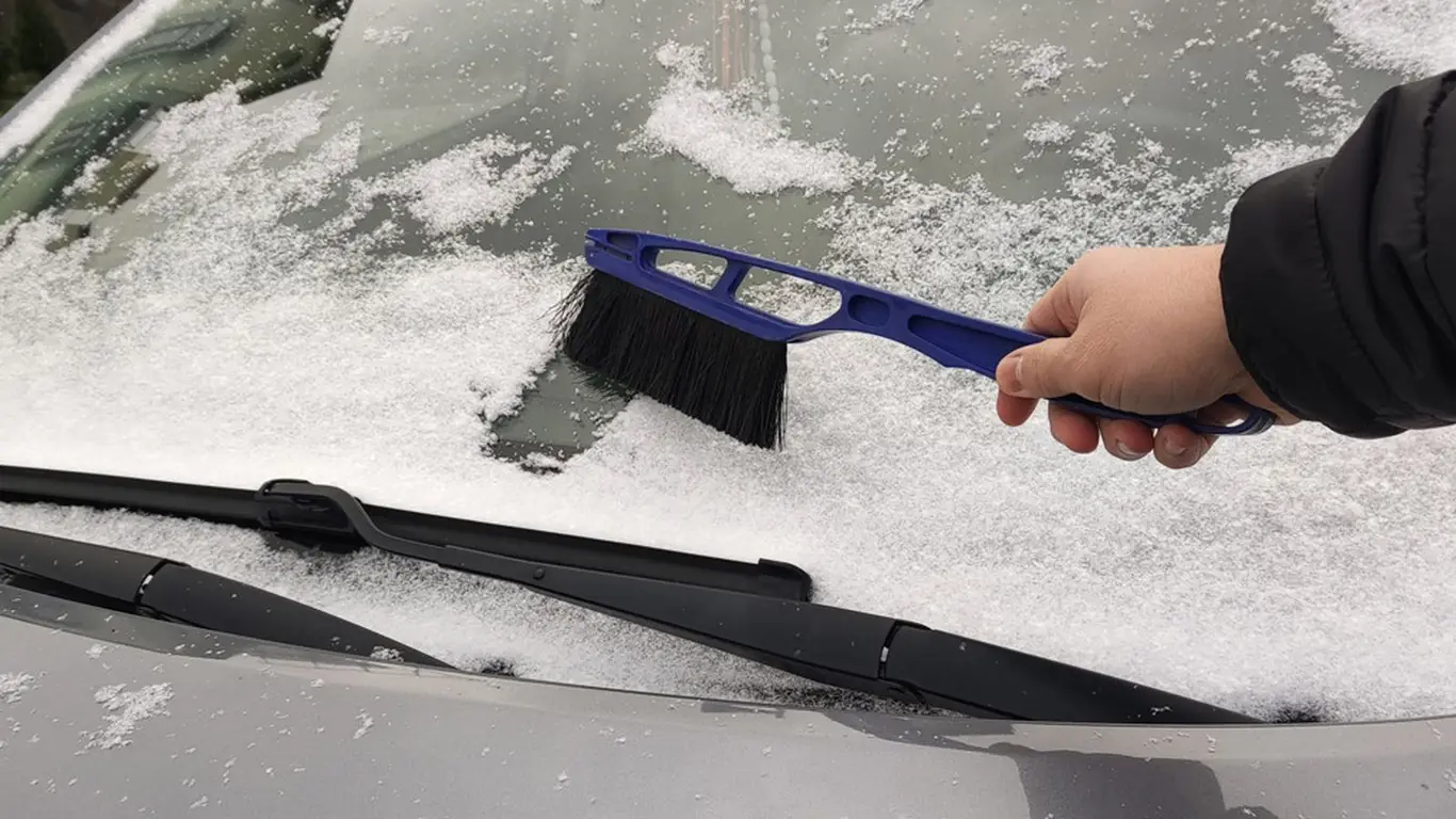 Автоновости на 32CARS.RU / быстрая очистка стекла ото льда