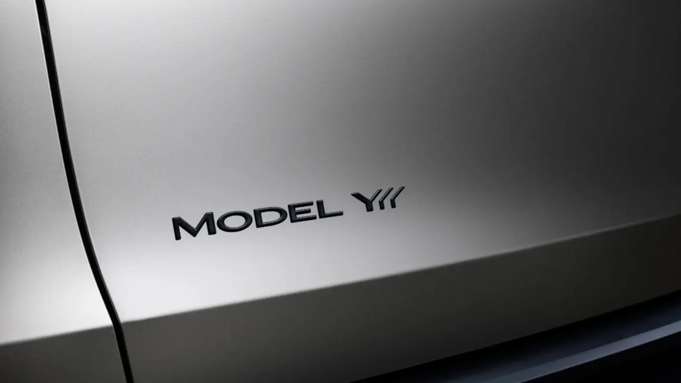 Tesla Model Y L
