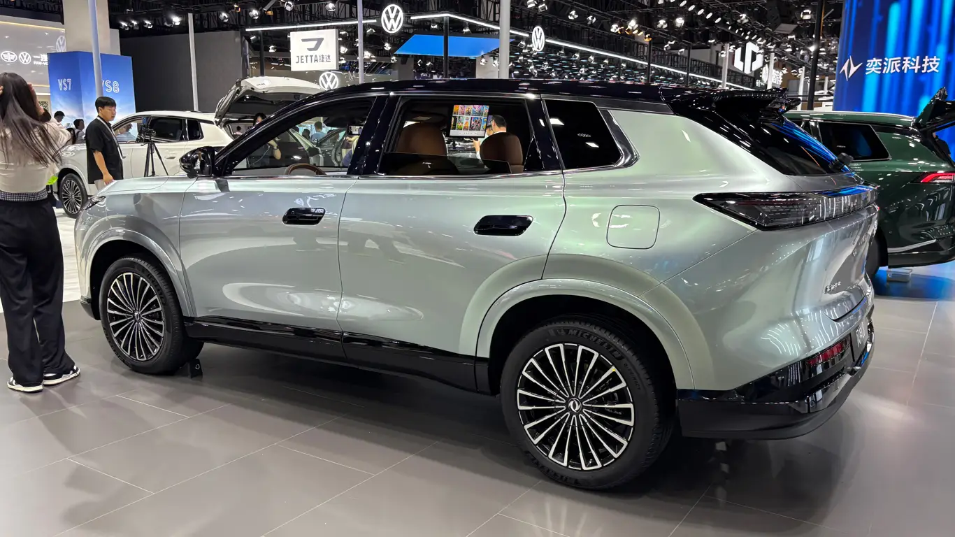 Dongfeng Fengshen L8