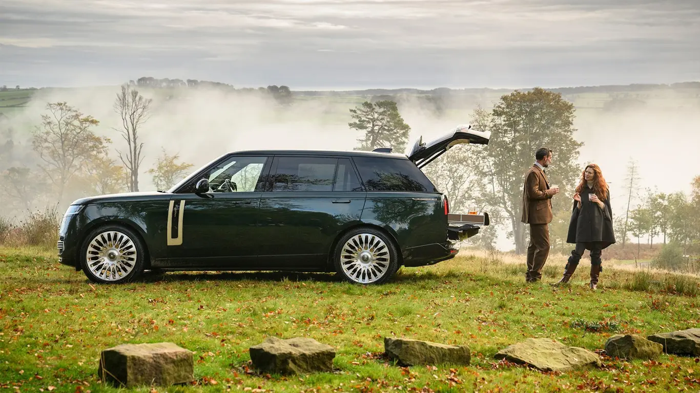 Overfinch x Holland & Holland Range Rover SV