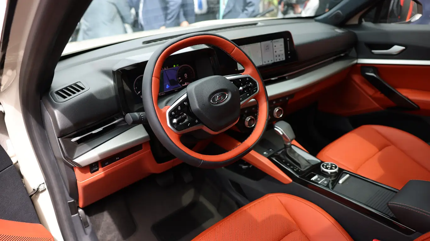 LADA Azimut на ПМЭФ-2025, интерьер