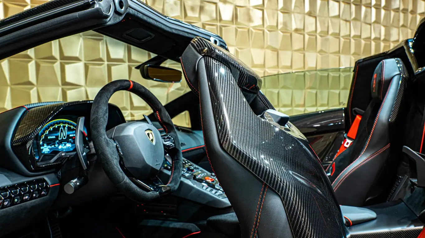 Lamborghini Aventador SVJ Roadster