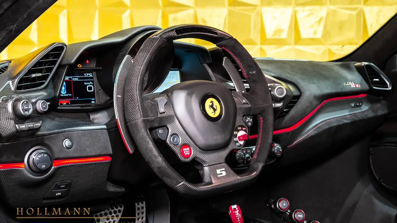 Ferrari 488 Pista Piloti